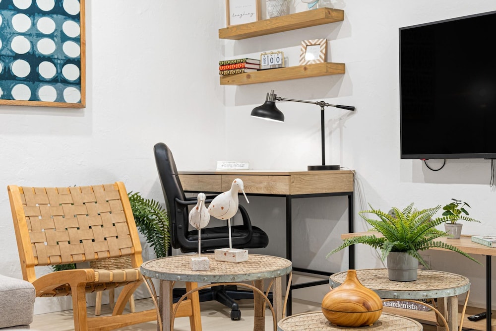 Bright Stylish Apt in Las Olas Blvd Victoria Park