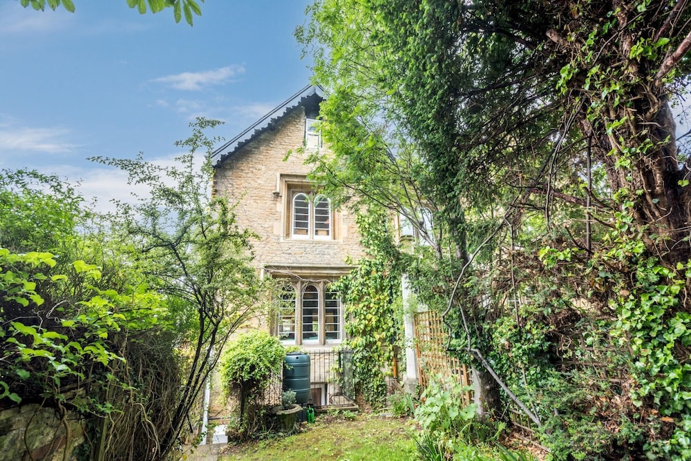 Oxford Vacations - The Summertown Studio 1 Bedroom Kitchenette - Property Image 10