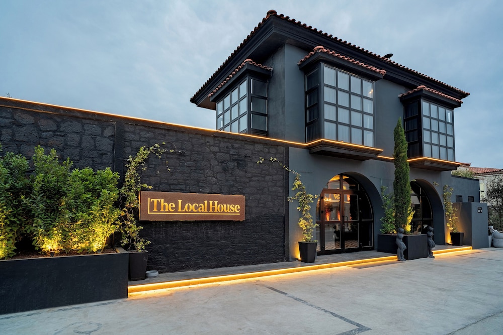 Hotel The Local House Alaçatı - Image 1