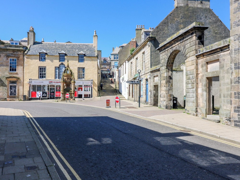 1A Carmelite Street
