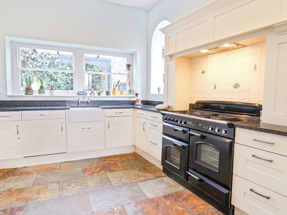 Charmouth Lodge