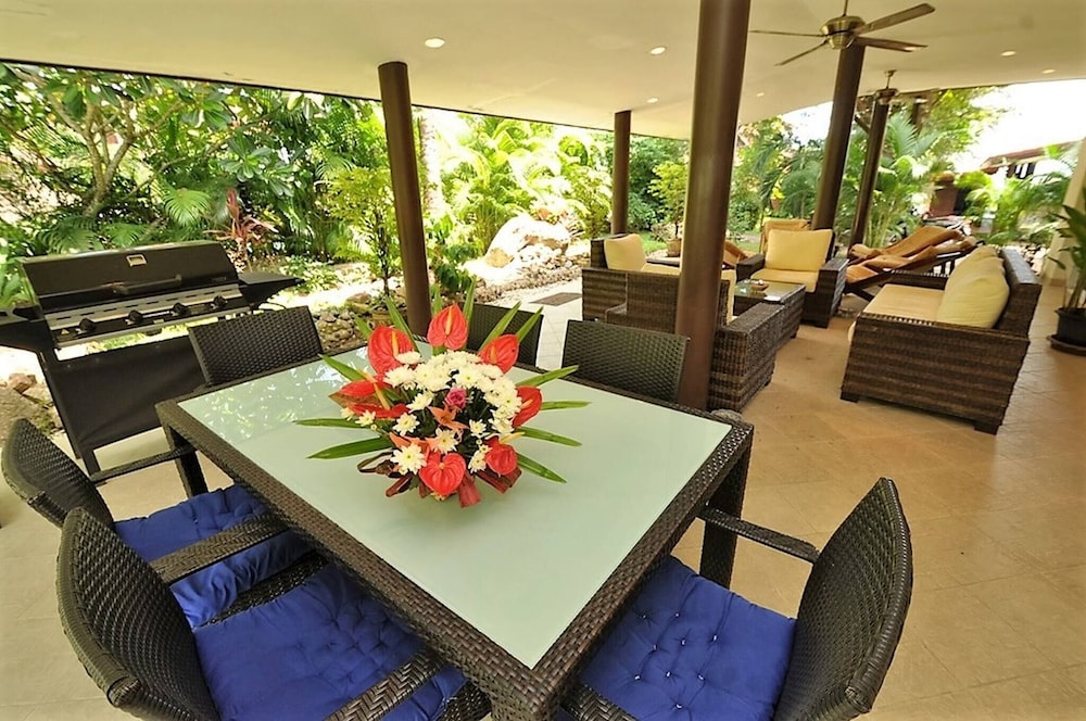 Luxurious Thai-style Villa With a Swimming Pool Just 20 Meters From Beach Access