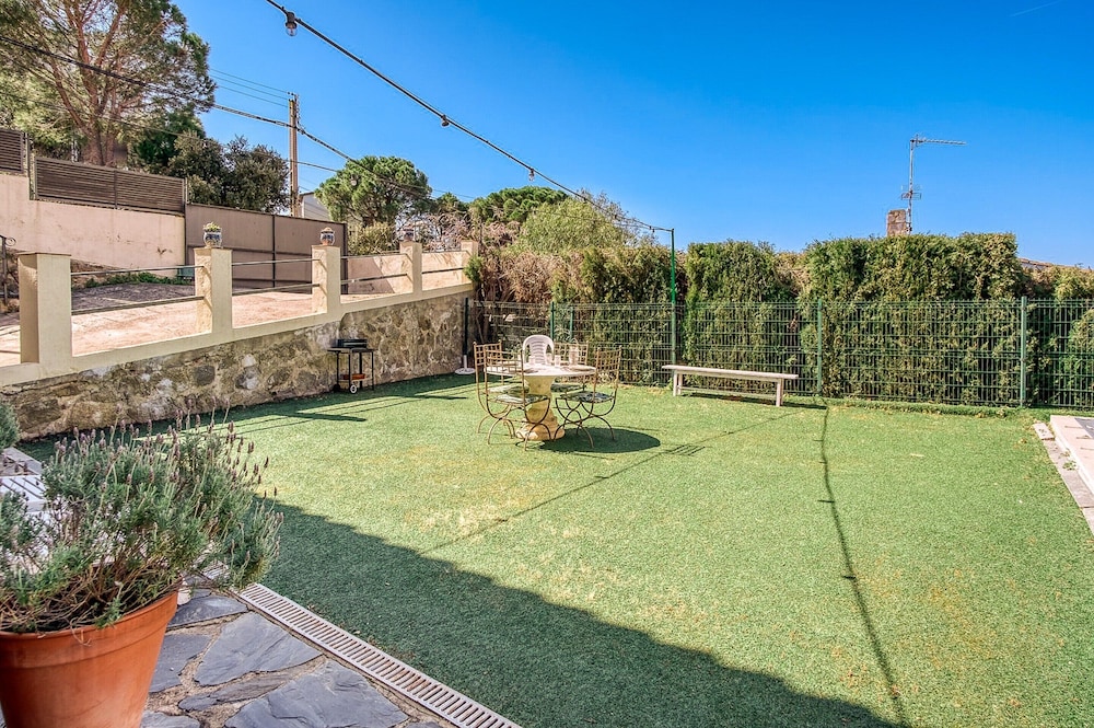 House in Roses With Pool Near La Punta Beach