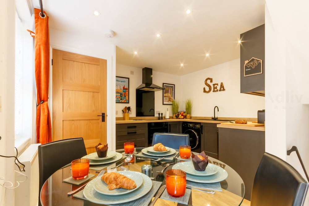 Dreamland Cottage Margate by Adliv