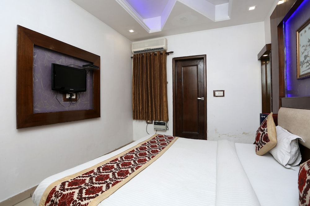 OYO 3919 Hotel Sai Dham