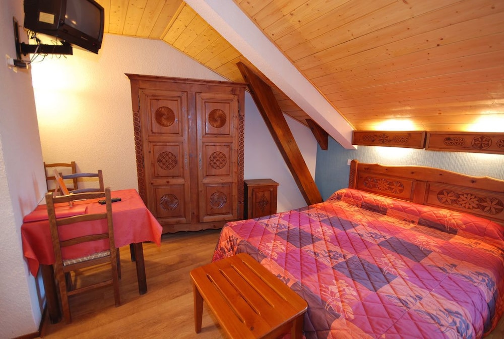 Puy-Saint-Vincent Vacations - Hotel l'Aigliere - Property Image 3