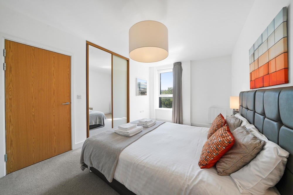 Kennet House Superior Serviced Apartment