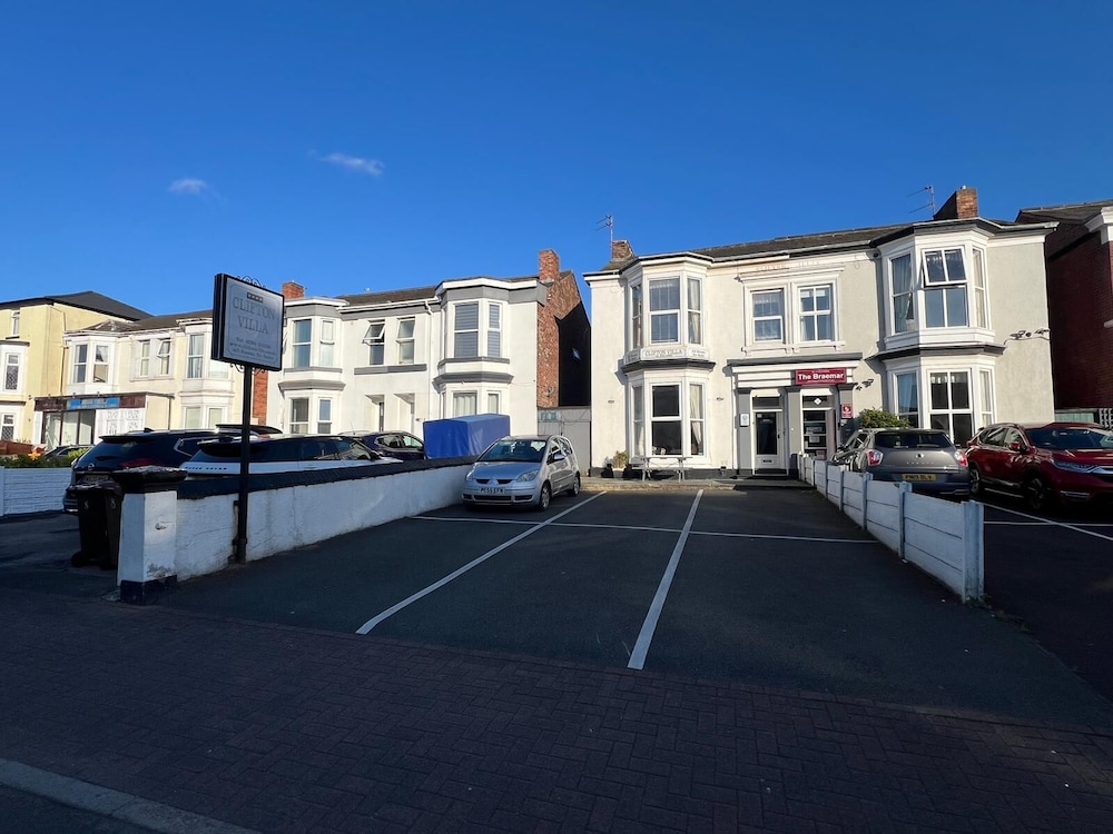 Clifton Villa Hotel