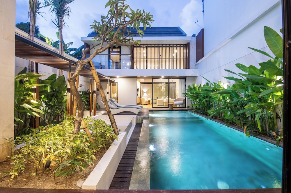 Elegant 3BR Escape Canggu AC 5min Shore