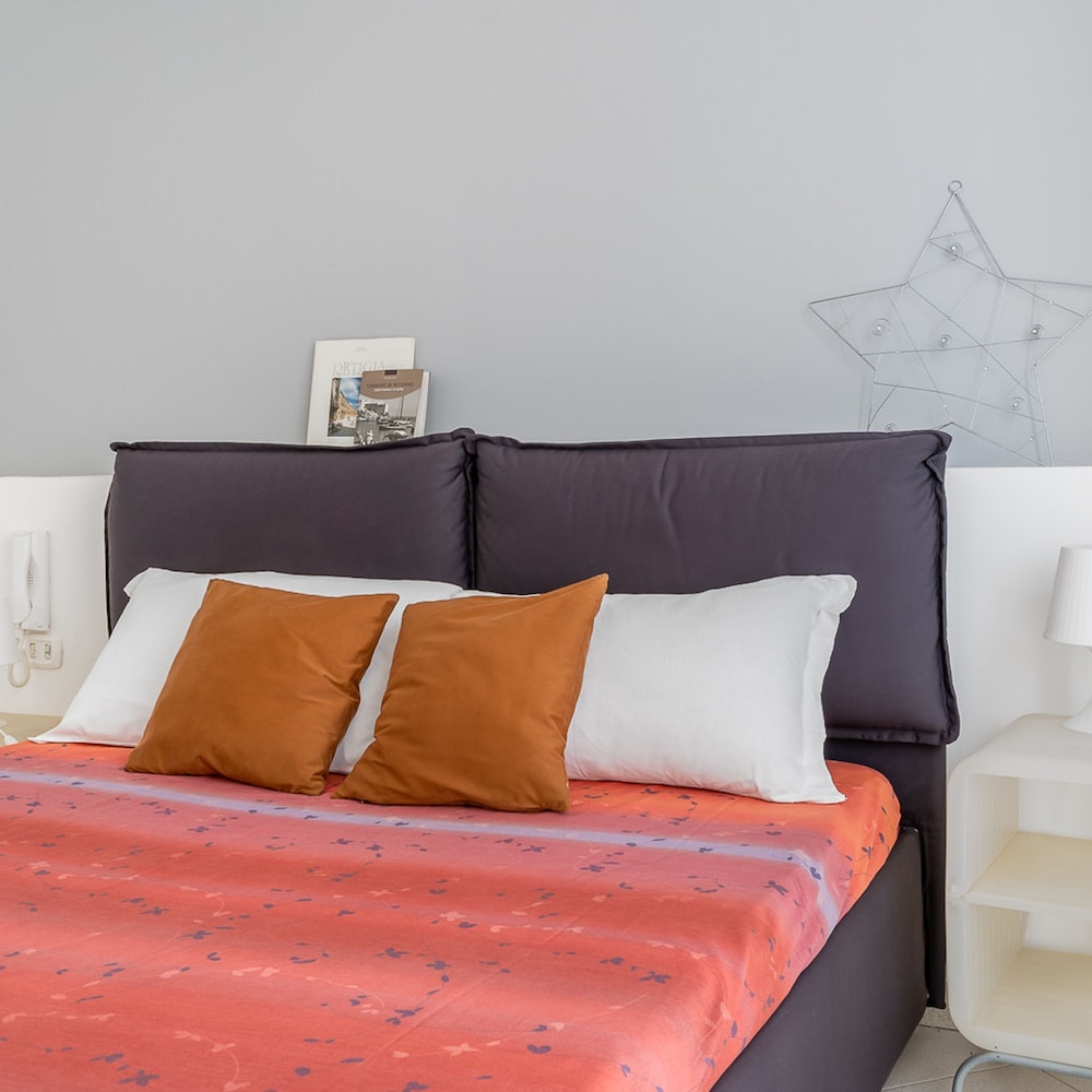 Comfy Central Apartment by Wonderful Italy