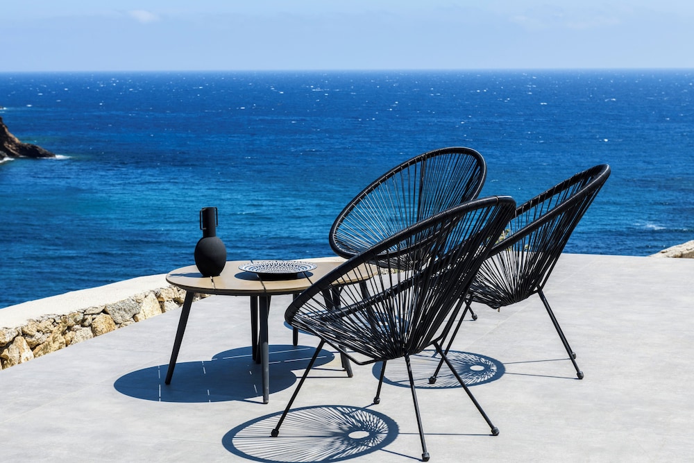 Mykonist Merchia Beach Villas & Suites