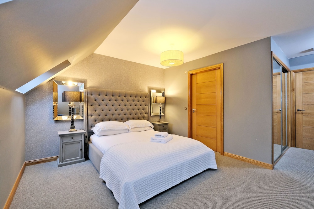 Fabulous Home in a Historic Building in Cults, Aberdeenshire view 5