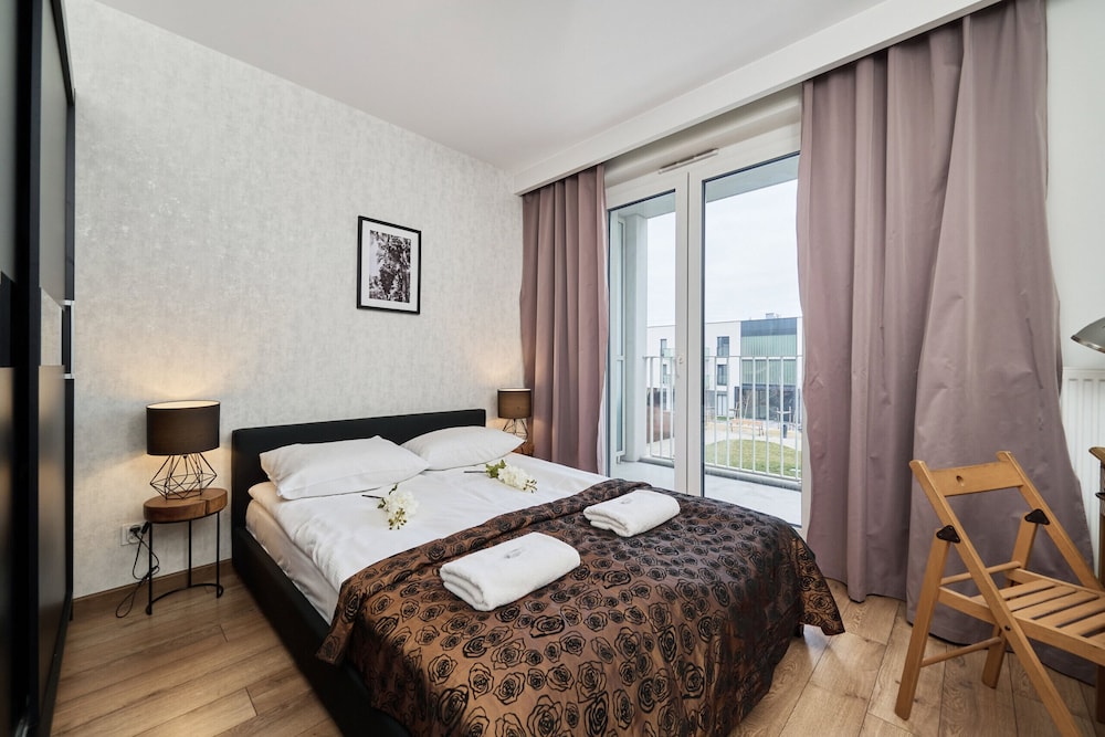 Tawryczewskiego Apartments by Renters view 3