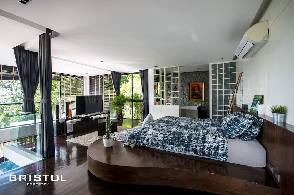State Of The Art 4 Bedrooms Sea View Pool Villa by Bristol view 2