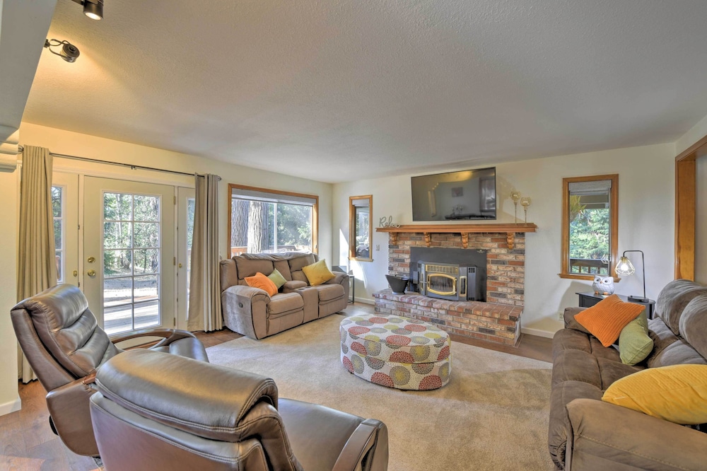 Cabin in Nat'l Forest 35 Min to Boreal Resort - Property Image 14