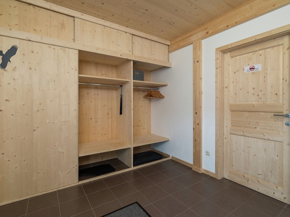 Luxurious Chalet in Sankt Lorenzen ob Murau With Jacuzzi
