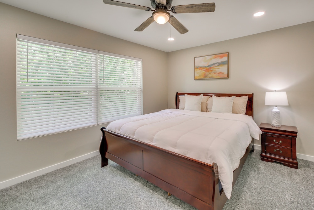 6 Mi to Dtwn: Hot Springs Abode w/ Yard!