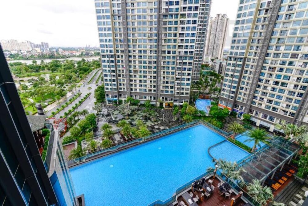 The Aquamarine Landmark Suites - Poolside Access at L4B