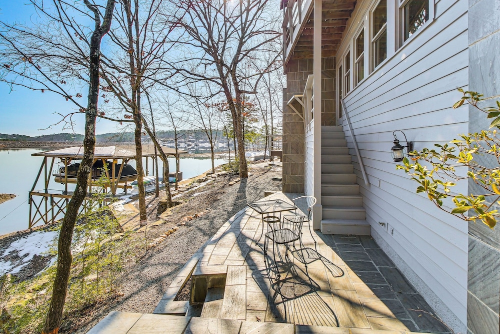 Boat Dock & Views: Stunning Lake Coronado Gem!
