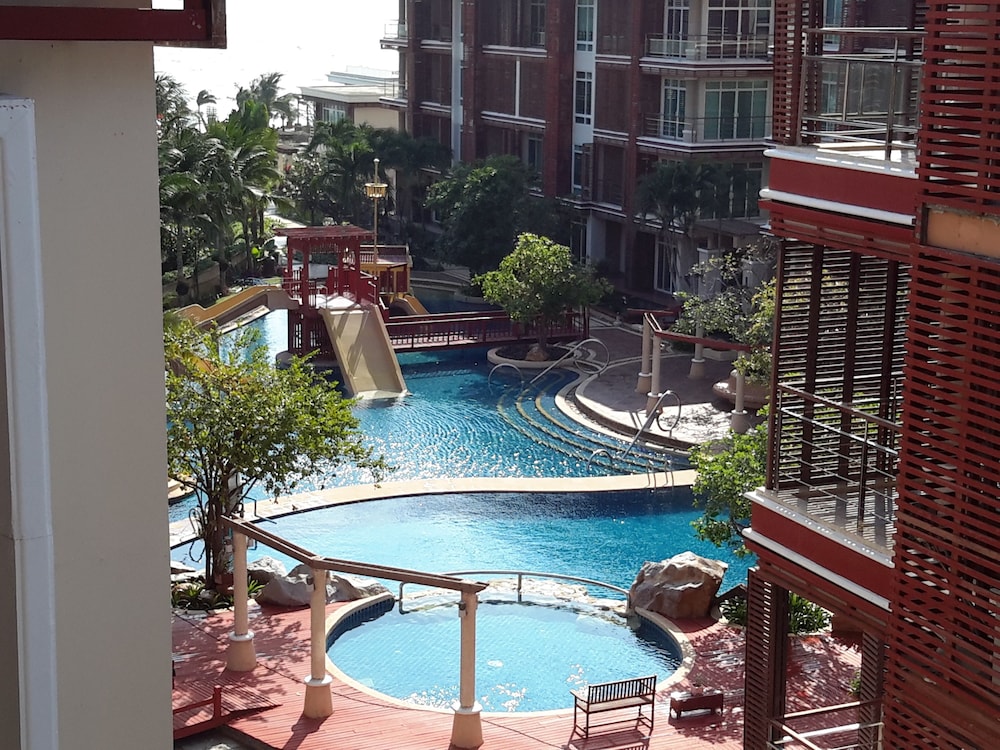 Beachfront Family Penthouse Hua Hin