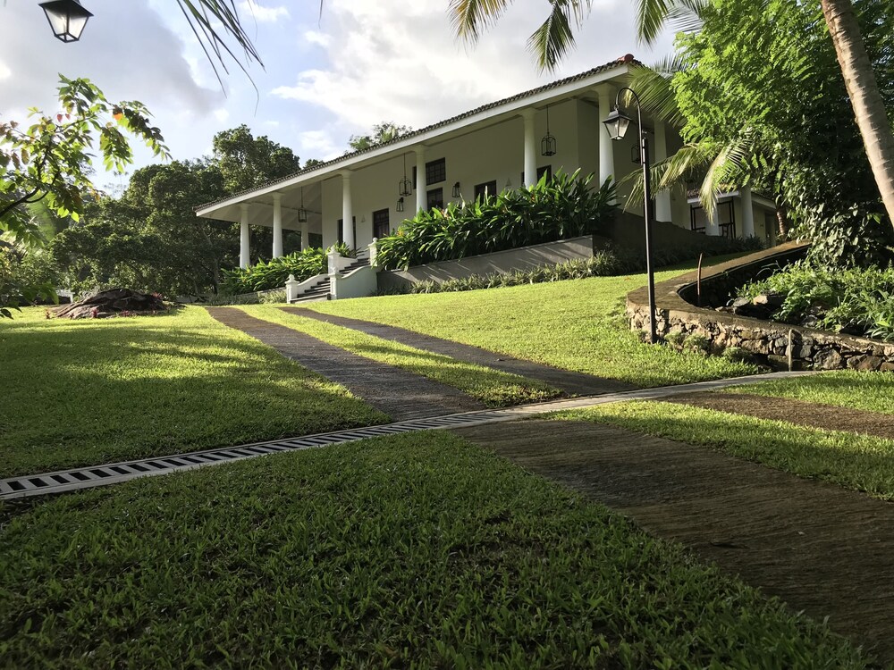 Thompson Manor - A Luxury Villa in Galle view 2