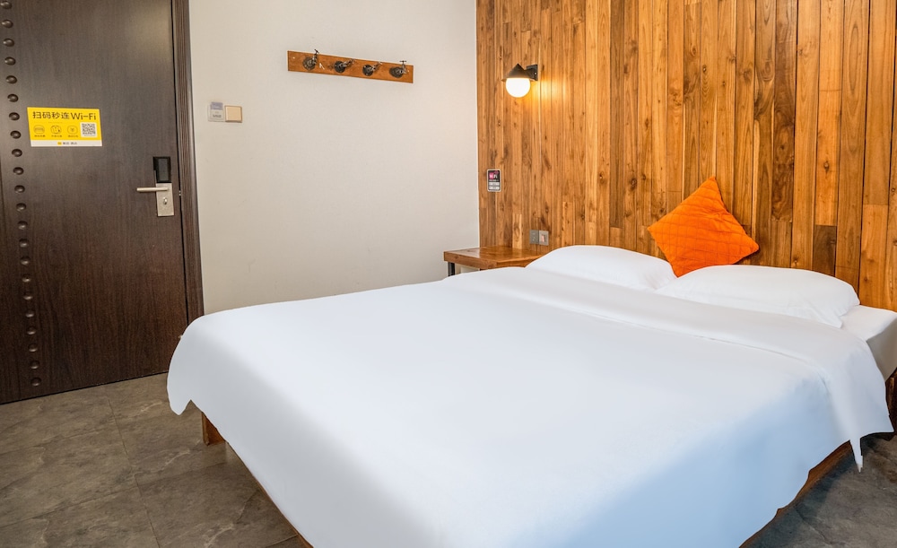 Tianmen Mountain Loft Art Inn