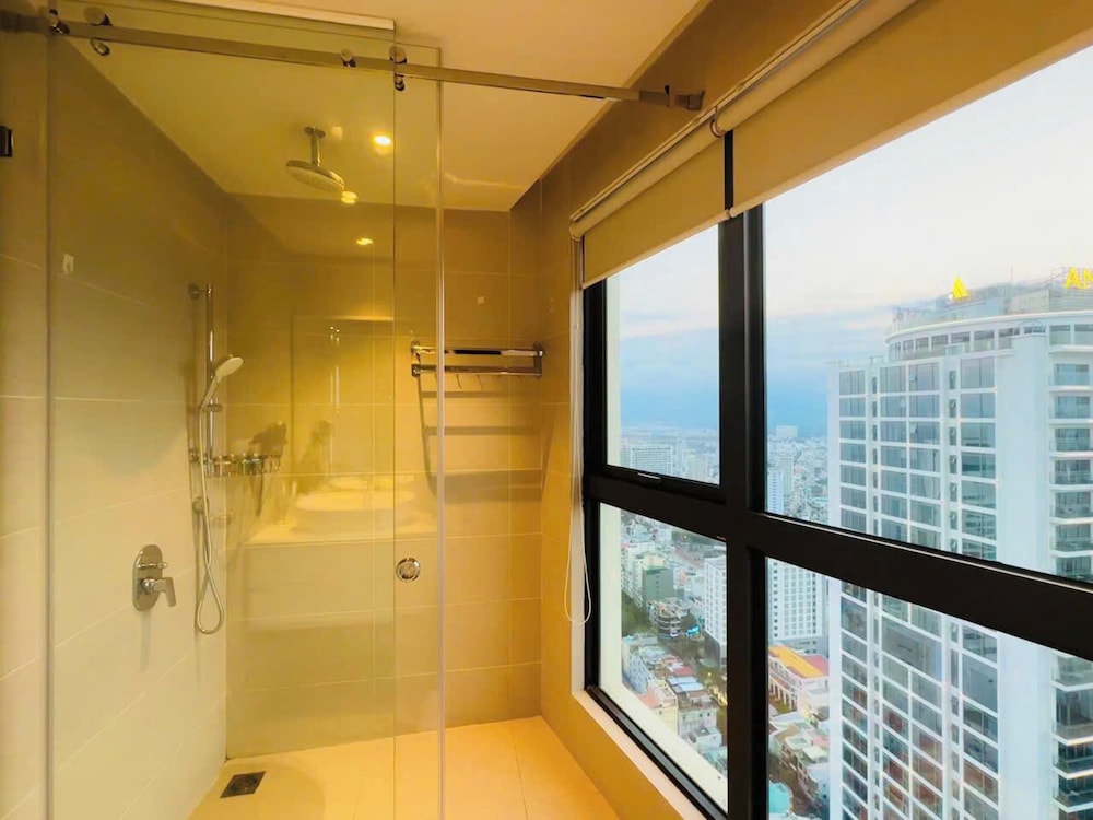 Gold Coast Balcony Serviced Apartment