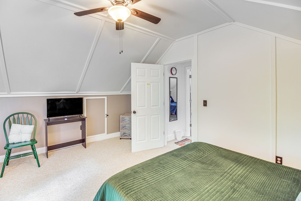 Sunroom, Grill & Wraparound Porch: Jamestown Home