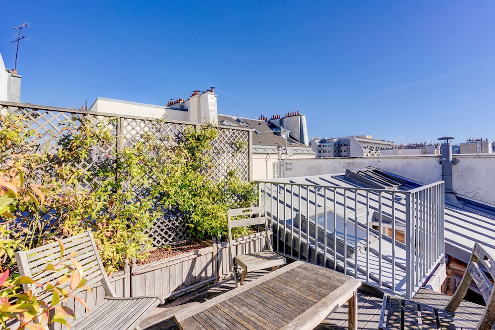 Dreamy Rive Gauche Modern 2 Bed Apt in Paris