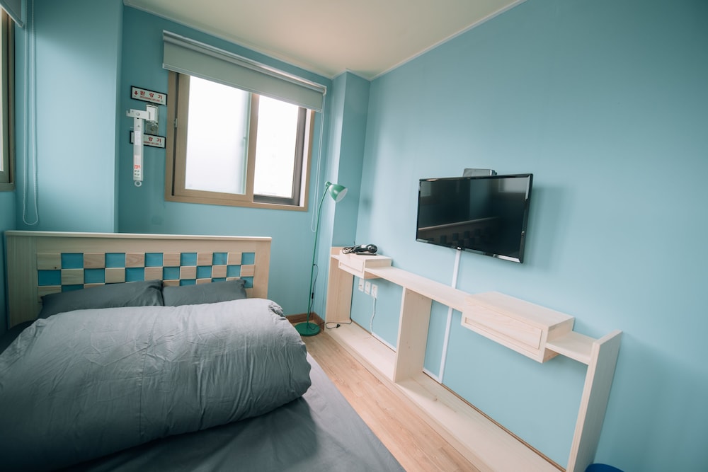 Midtown Hostel