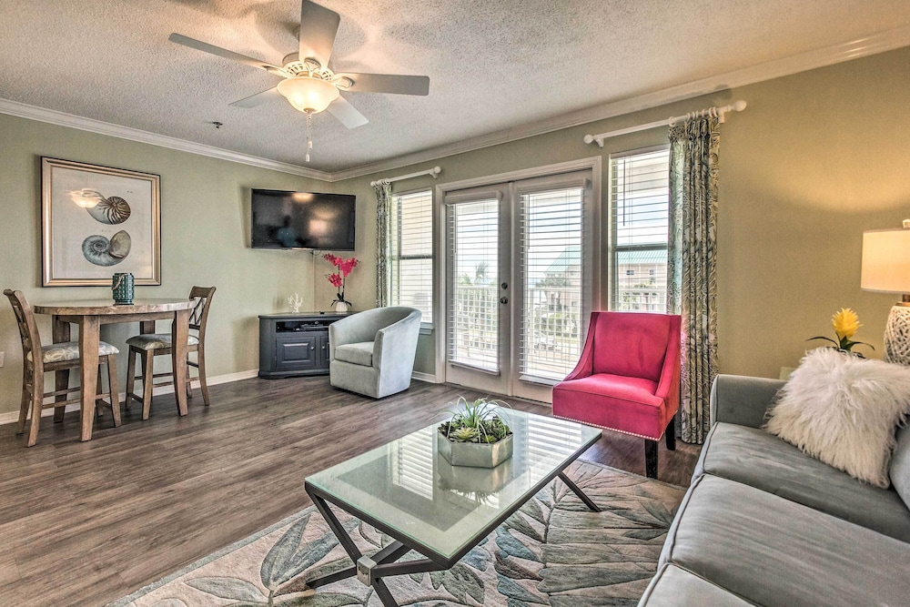 Sunny Emerald Coast Condo w/ Pool: Steps to Beach! view 5
