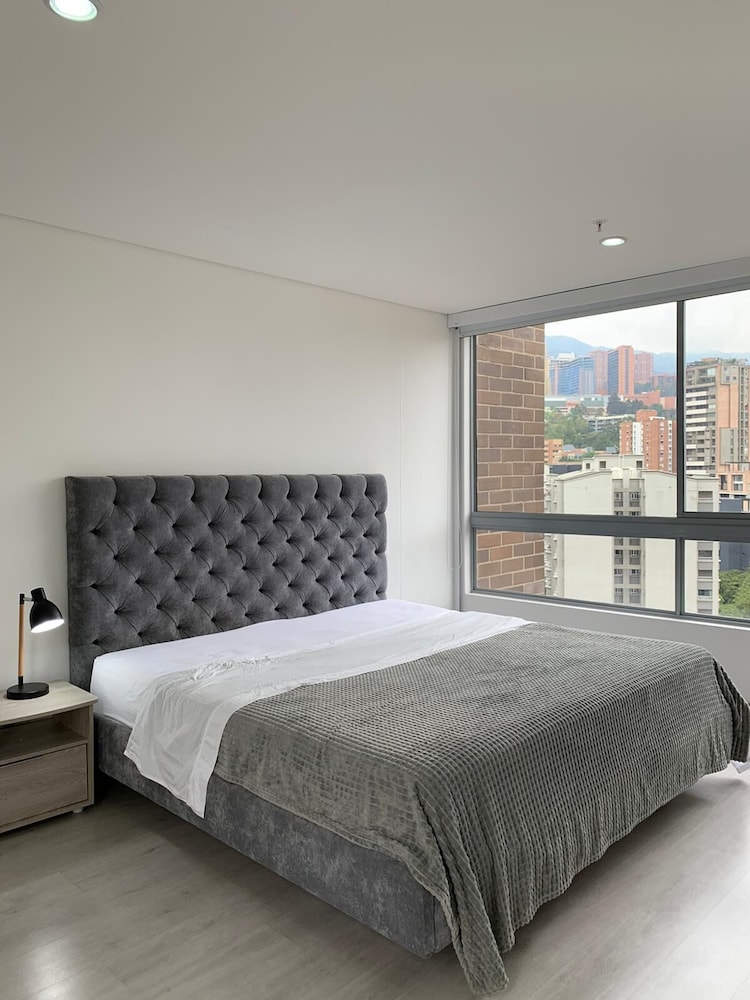 Deluxe Apart. City Views by Nomad Guru view 2