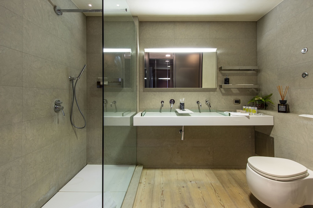 Milan Royal Suites & Luxury Apartments