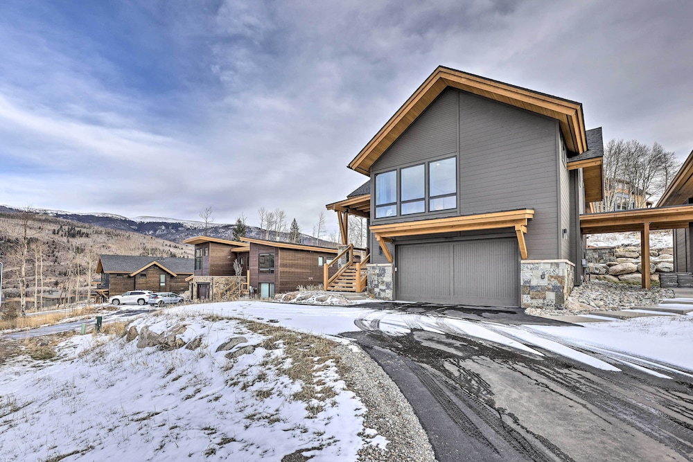 Luxe Home w/ Patio & Pool Access in Silverthorne! view 5
