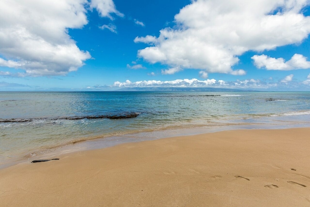Hale Kai by Coldwell Banker Island Vacations