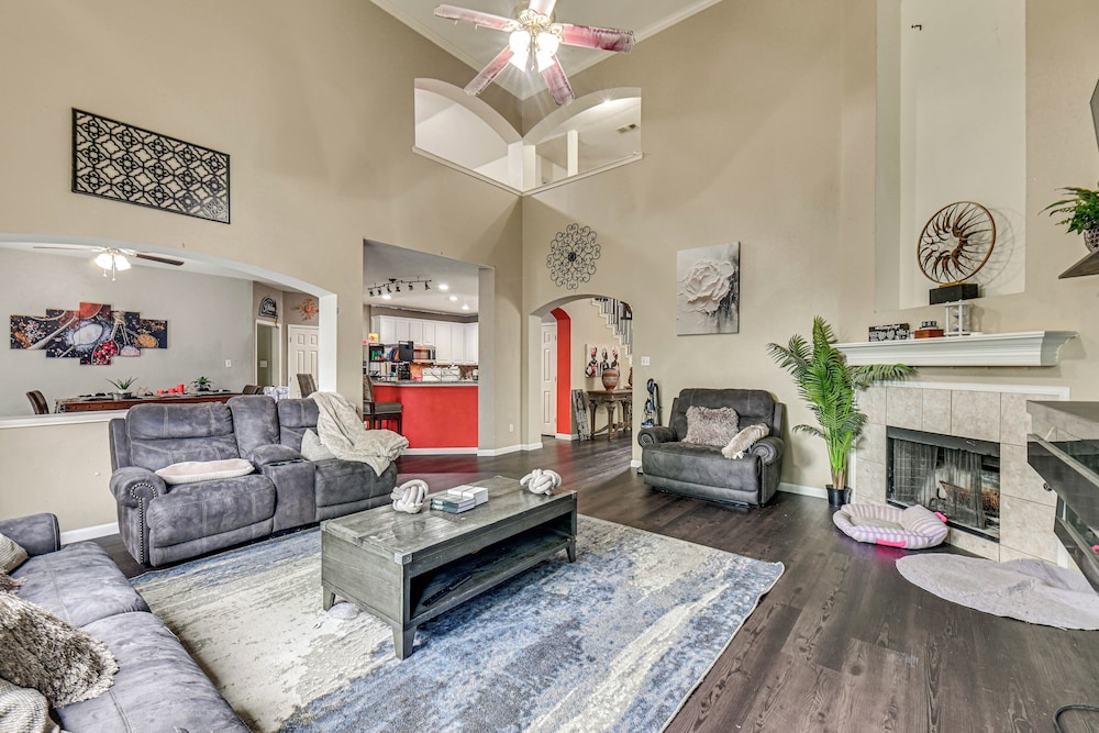 Shop, Play & Explore: Family Home in Allen