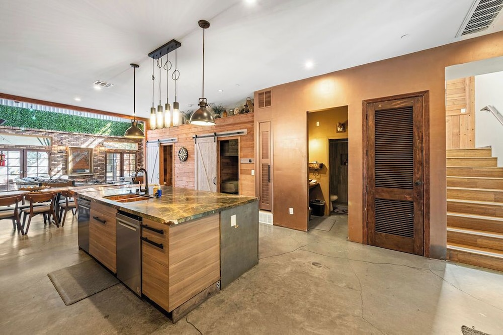 Bamboo Loft 6BR