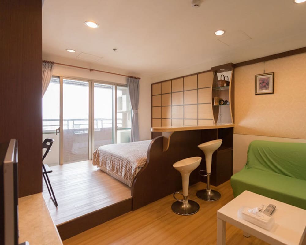 MB House