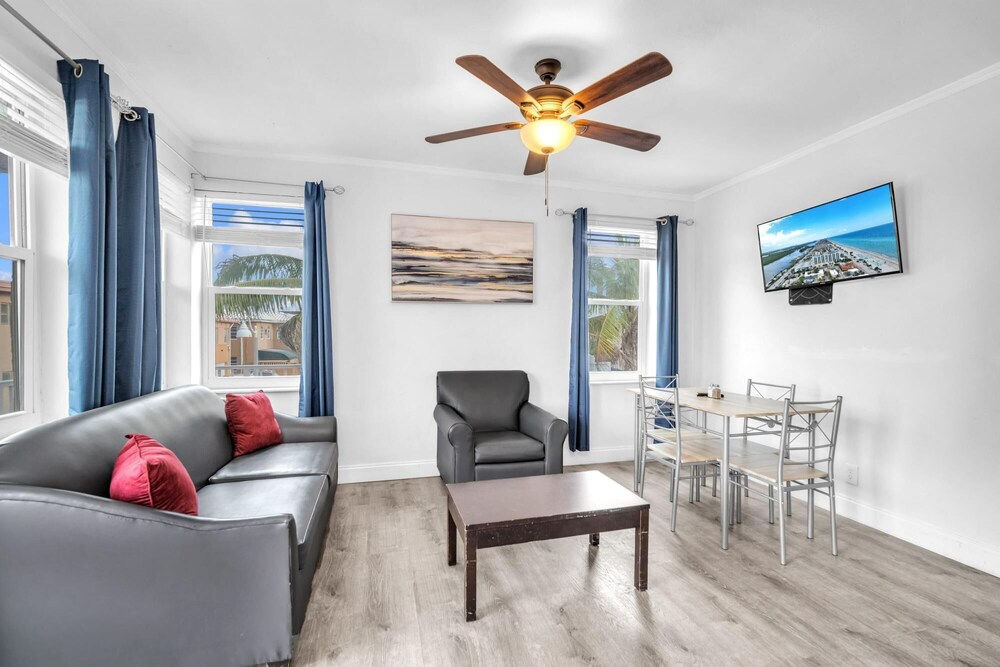 Spectacular Ocean View Corner Apartment
