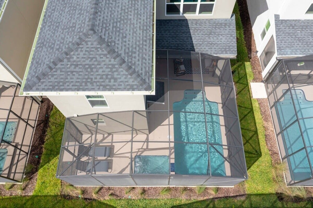Gorgeous 5Bd Single Family w/ Pool @ Storey Lake 2767O