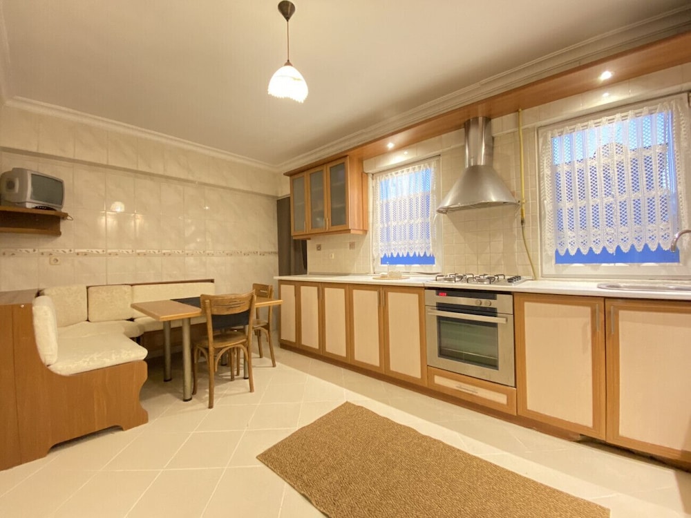 Missafir Sleek Flat in Nisantasi With Terrace