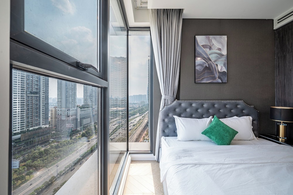 Sunny Lumiere Riverside Luxury Residence