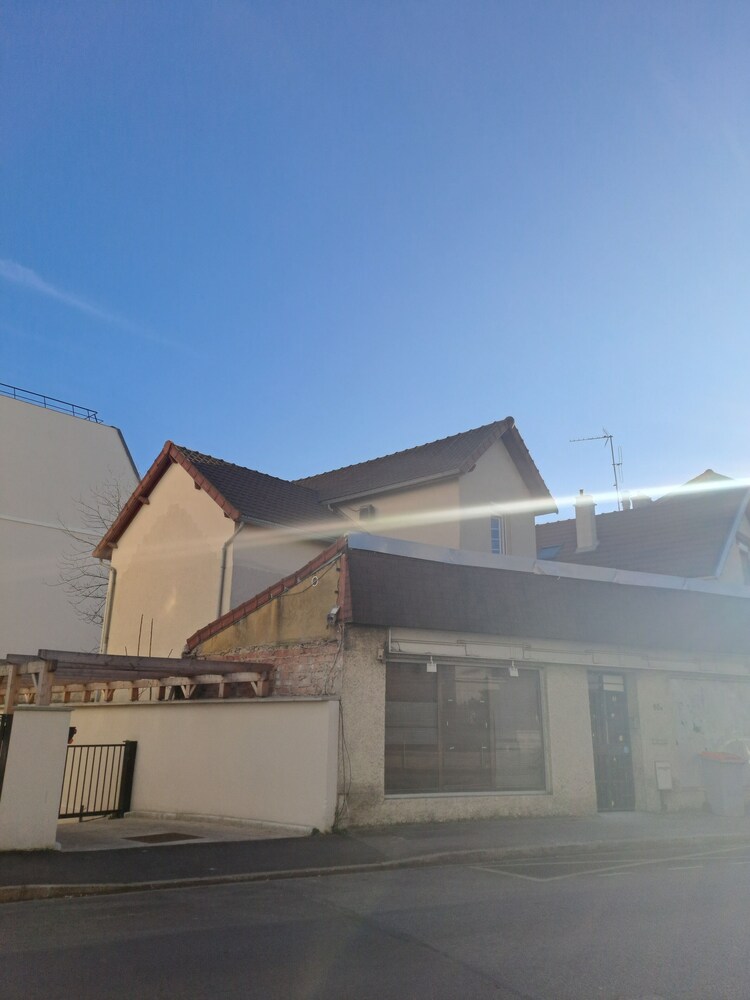 Oliasi Poissy