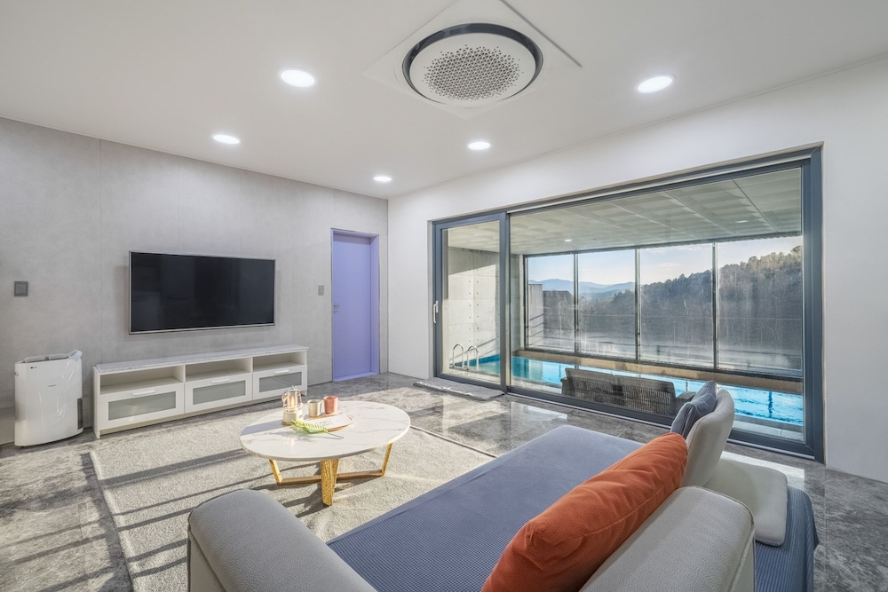 Yangpyeong Seulburg Private Poolvilla