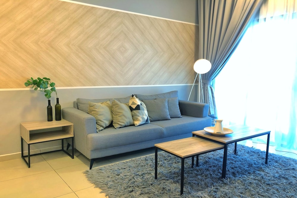 The Reizz Residence by Emily in Town