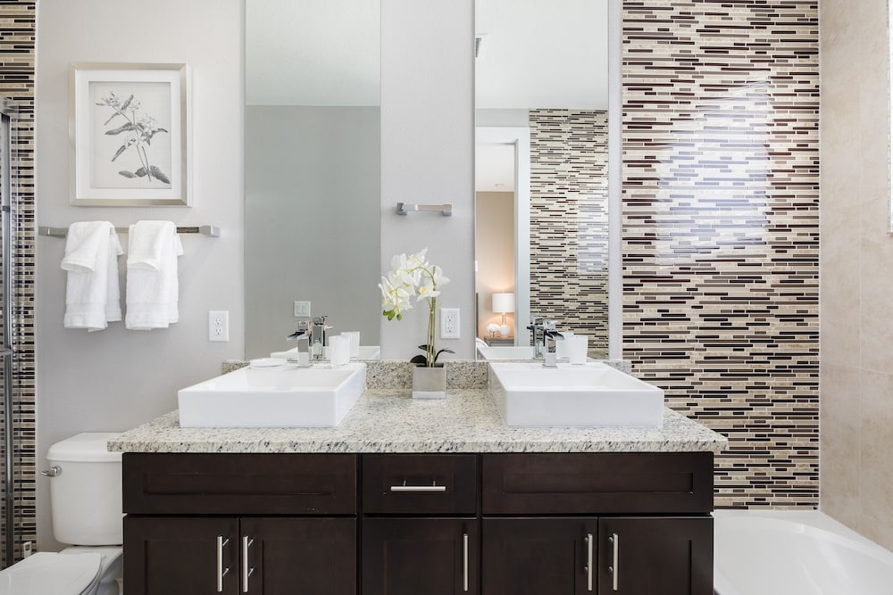 Summerville Vacation Homes by Columbia Management