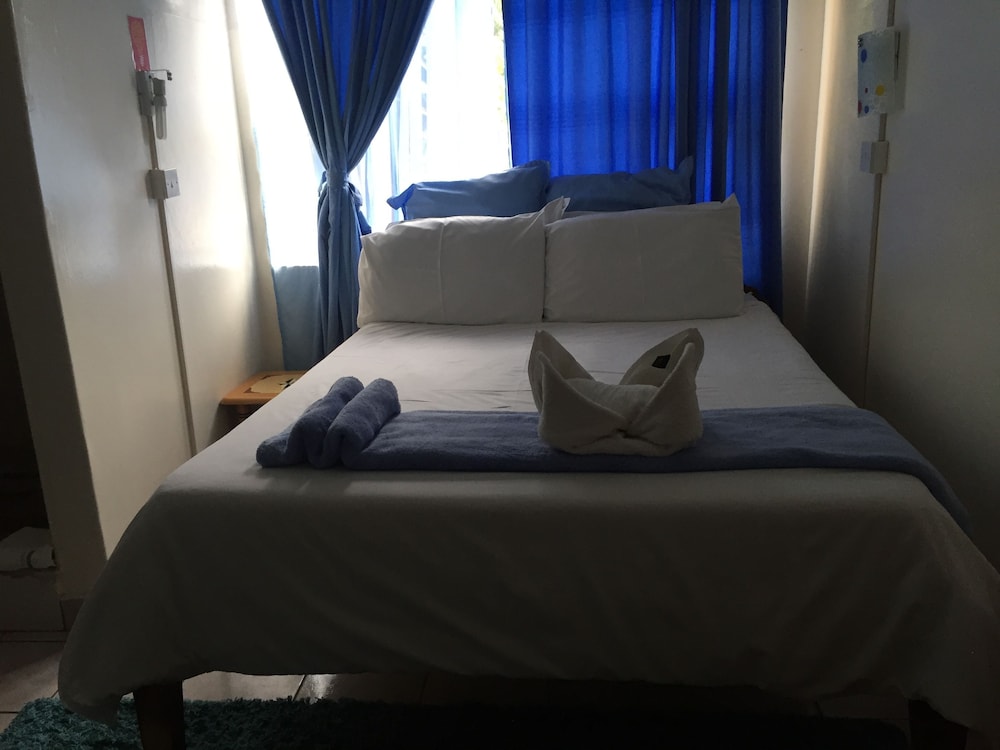 Liya Guest Lodge