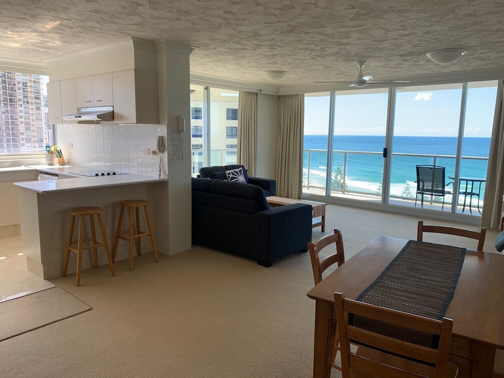 Peninsula Resort - Private Apartments