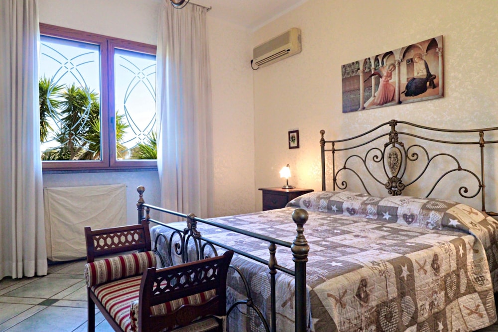 Villa Velisia - Con Ampia Piscina E Campo Da Gioco Privato