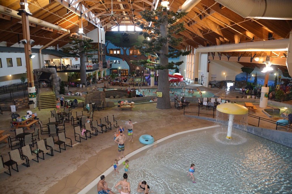 Three Bears Waterpark Resort Near Tomah, Ascend Collection Hotel